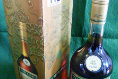 112-Three-Barrels-Old-French-Brandy-boxed
