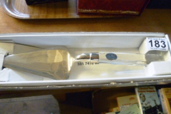 0183-Lisa-Mori-Boxed-Cake-Knife