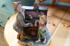 0199-Capo-Di-Monti-Style-Musical-Street-Figure-AS