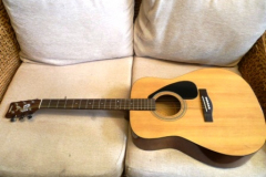 0286-Yamaha-Acoustic-Guitar