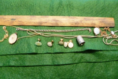 0387-Tub-containing-Thimble-Lockets-Yellow-Metal-Chains-etc