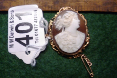 0401-Yellow-Metal-Cameo-Brooch