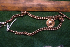 0413-9ct-Gold-T-Bar-Chain-and-Fob