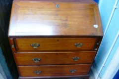 0461-Bureau-with-3-Drawers