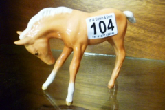 0104-Small-Beswick-Palomino-Foal