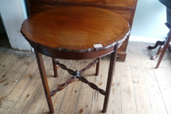 0424-Pie-Crust-Edged-Table