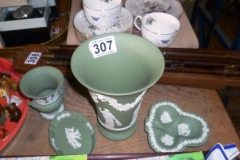 307-4-Green-Wedgwood-Vases-and-Pin-Trays