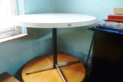 451-Round-Kitchen-Table