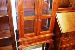 463-Display-Unit-on-Legs