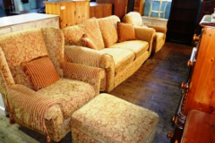 484-Pink-and-Gold-Leaf-Design-3-Piece-Suite-with-Footstool