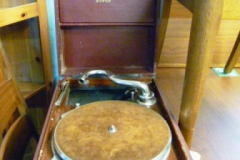 0130-Songster-Gramophone