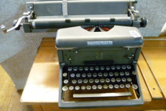 0131-Imperial-Model-60-Typewriter