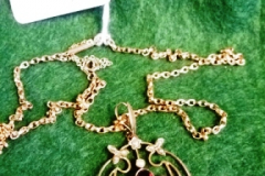 0400-Gold-Chain-with-Pendant-and-Ruby-Stone