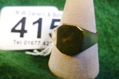 0415-9ct-Gold-Ring-with-Stone