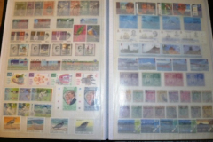040-Stamp-Album-with-GB-and-Commonwealth-Mint-and-Used-Stamps
