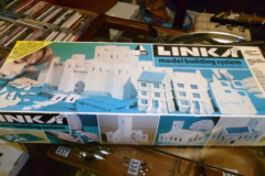 073-Boxed-Link-Model-Building-Kit