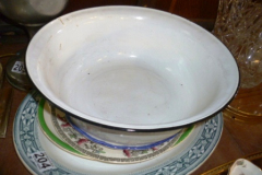 204-Enamel-Bowl-and-Assorted-Plates