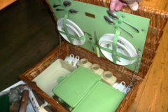 229-Picnic-Hamper-and-Contents