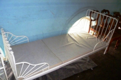 447-White-Metal-Single-Bed