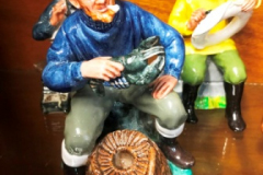 103-Royal-Doulton-Figurine-The-Lobster-Man