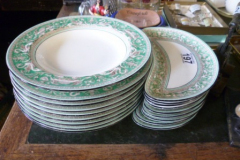 197-Wedgwood-Florentine-Dinner-Plates-and-Serving-Plates