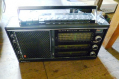 228-Grundig-Satelitt-2000-Transistor-Radio