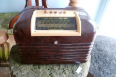 277-Vintage-Bush-Bakelite-Radio