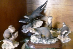 0097-BFA-River-Majesty-and-4-Other-Otter-Figures
