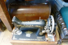 0234-Singer-Sewing-Machine-in-Case