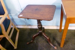 0480-Tripod-Table