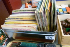 081-Box-of-Tea-Cards-in-Albums-etc