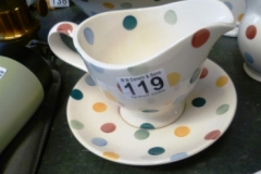119-Emma-Bridgewater-Polka-Dot-Gravy-Boat-and-Dish