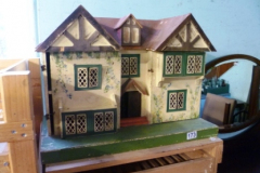 173-Vintage-Dolls-House