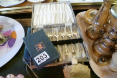203-Boxed-and-Loose-Cutlery