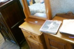 477-Pine-Bedside-Cabinet-and-Mirror