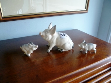 088-Beswick-Sow-and-2-Piglets