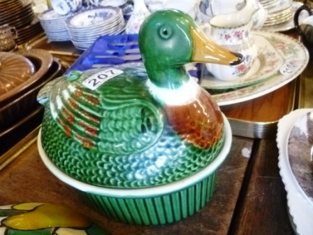 207-Ceramic-Duck-Egg-Holder-and-Egg-Cup