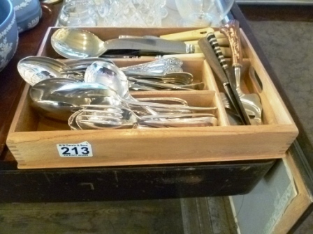 213-Wooden-Cutlery-Tray-and-Loose-Cutlery