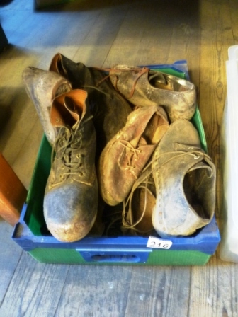 216-Assorted-Old-Work-Clogs