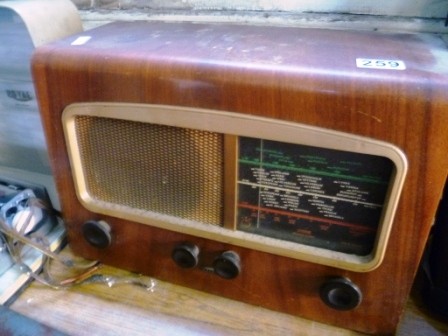 259-Vintage-Corsair-Valve-Radio