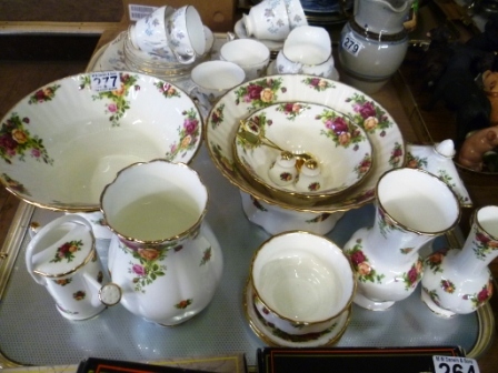 277-Royal-Albert-Old-Country-Rose-Bowls-and-Vases