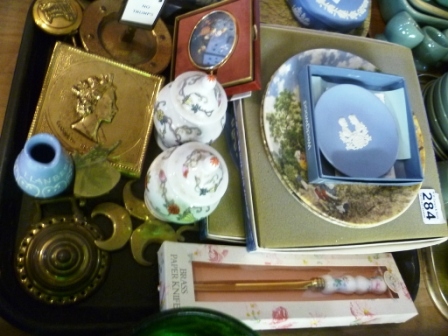 284-Assorted-Lot-Incl.-Wedgwood-Picture-Plates-Brass-and-Trinket-Boxes