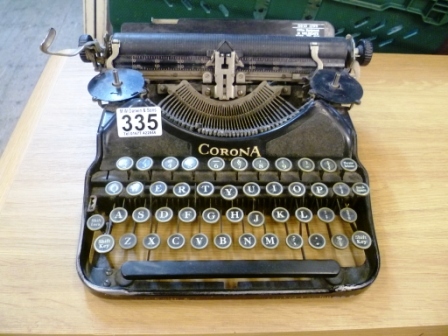 335-Vintage-Carona-Typewriter