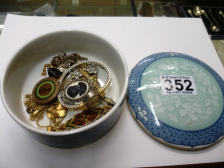 352-Ceramic-Trinket-Box-with-Watch-Brooches-and-Tie-Pins