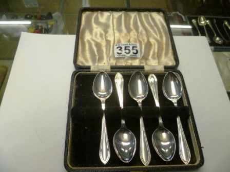 355-Cased-Set-of-5-Silver-Teaspoons