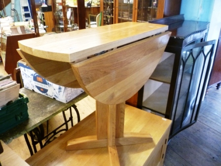 411-Oak-Drop-Leaf-Pedestal-Table
