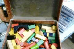 042-Toy-Wooden-Building-Blocks-in-Leather-Case