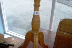 359-Yorkshire-Oak-Unicorn-Man-Wine-Table-H23-Inch-x12.5