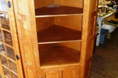 366-Yorkshire-Oak-Sid-Pollard-Corner-Display-Unit-H60-Inch-x-W27-x-D17