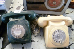 0059-2-Retro-Telephones